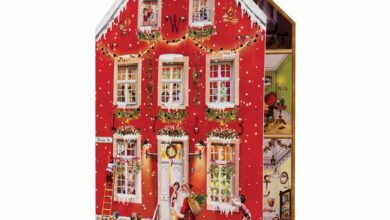 Christmas At The Mansion Premium Traditional Advent Calendar