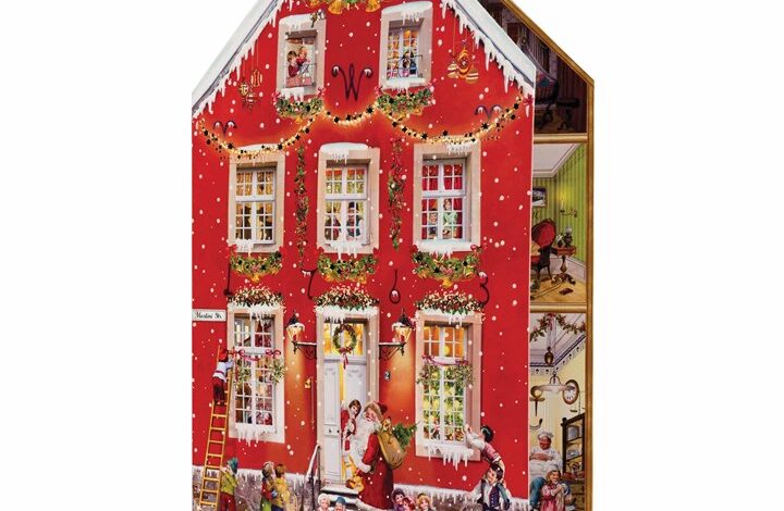 Christmas At The Mansion Premium Traditional Advent Calendar